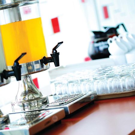 Amaris Hotel Samarinda Zewnętrze zdjęcie