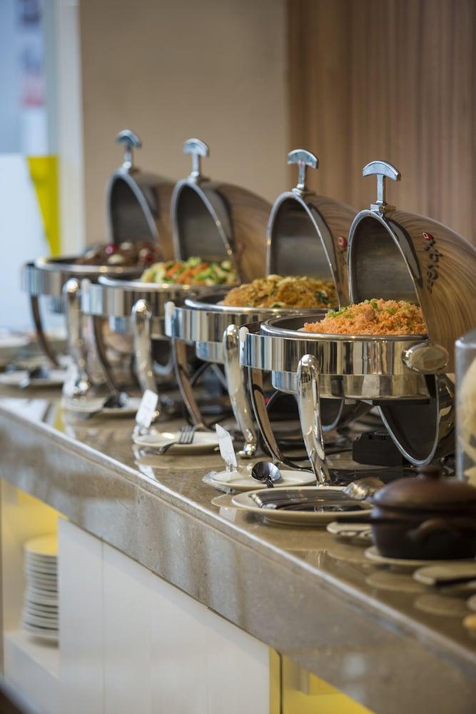 Amaris Hotel Samarinda Zewnętrze zdjęcie